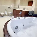Villa Enjoy House With Large Pool & Jacuzzi *