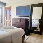 Enjoy House With Large Pool & Jacuzzi