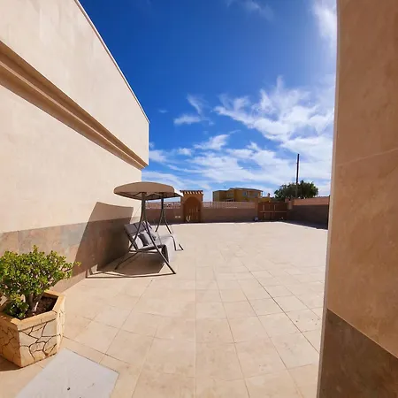 Enjoy House With Large Pool & Jacuzzi Los Estancos