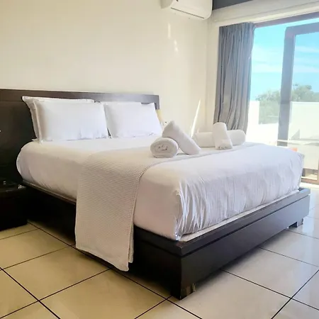 Βίλα Enjoy House With Large Pool & Jacuzzi *