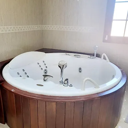 Vila Enjoy House With Large Pool & Jacuzzi