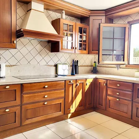 Enjoy House With Large Pool & Jacuzzi Los Estancos