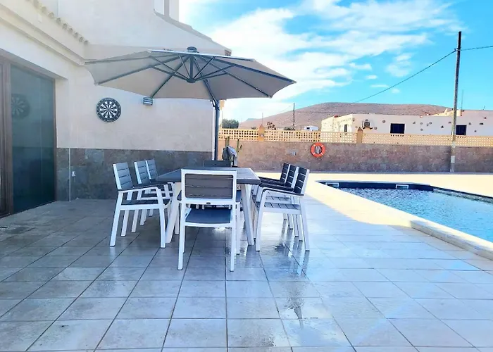 Enjoy House With Large Pool & Jacuzzi