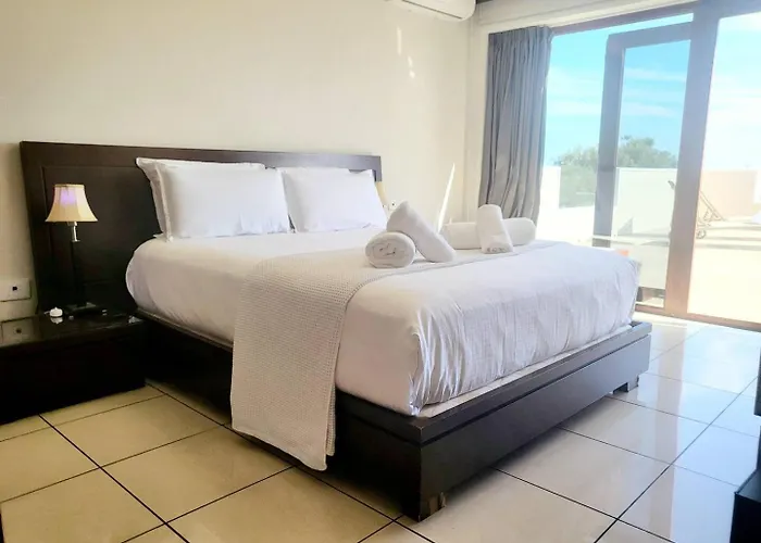 Villa Enjoy House With Large Pool & Jacuzzi *