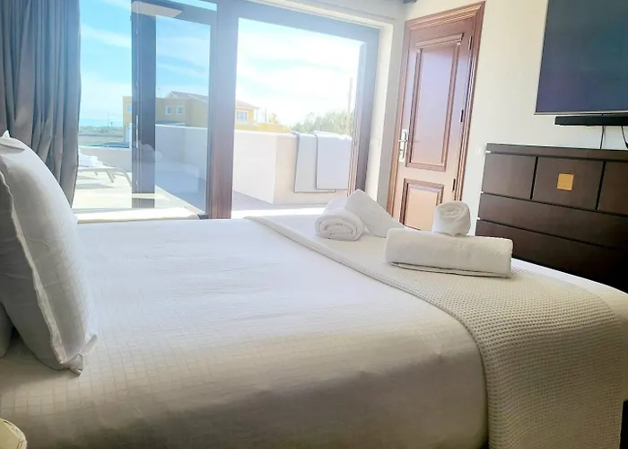 Villa Enjoy House With Large Pool & Jacuzzi
