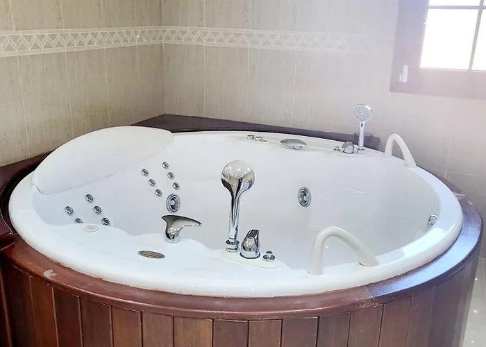 Villa Enjoy House With Large Pool & Jacuzzi