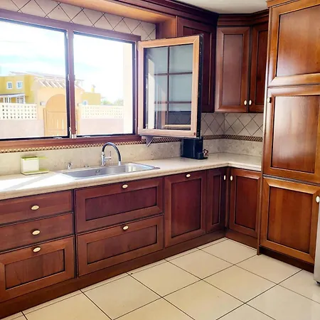 Enjoy House With Large Pool & Jacuzzi Los Estancos